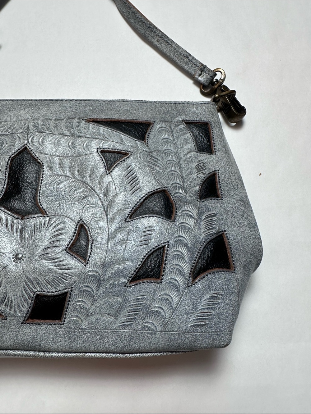 Artisan Silver Tooled Leather Cutout Crossbody Bag Boho Western Festival - Picture 6 of 13